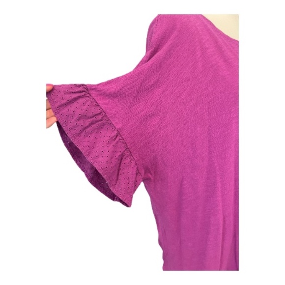 π EUC OLD NAVY Womenβs Beetroot Ruffle Short Sleeve Eyelet T-Shirt | Size XL - Picture 3 of 9